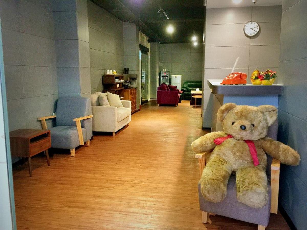 Mini Box Hotel Taipeh Exterior foto