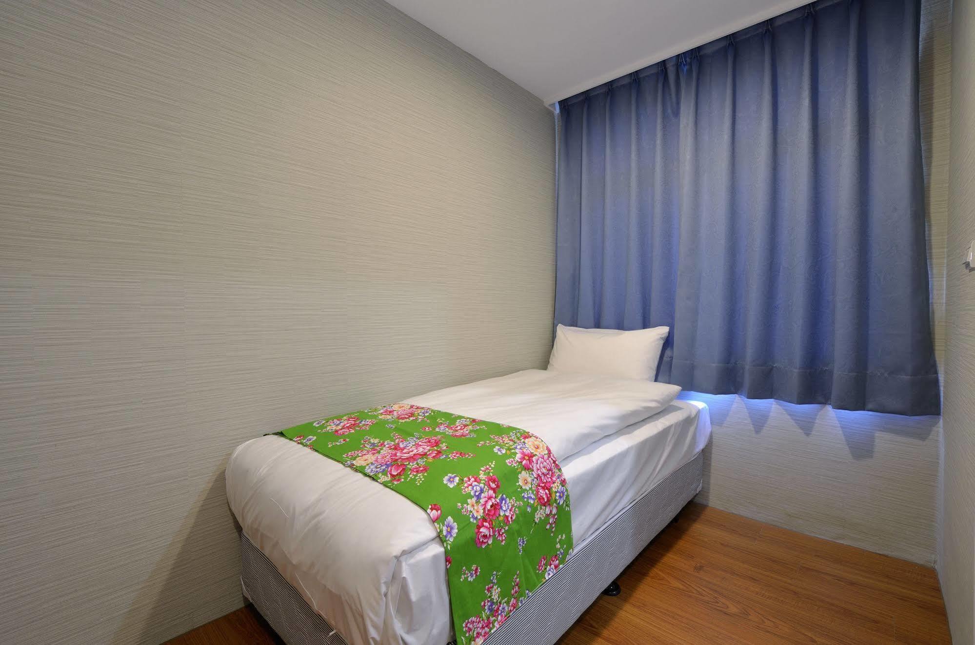 Mini Box Hotel Taipeh Exterior foto